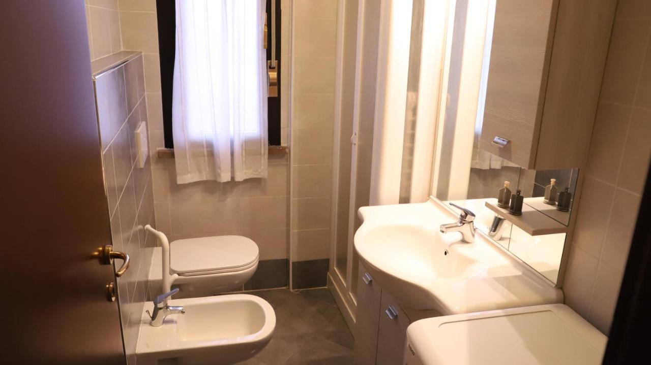 Condominio Quadrangolo-Gemini บิบิโอเน ภายนอก รูปภาพ